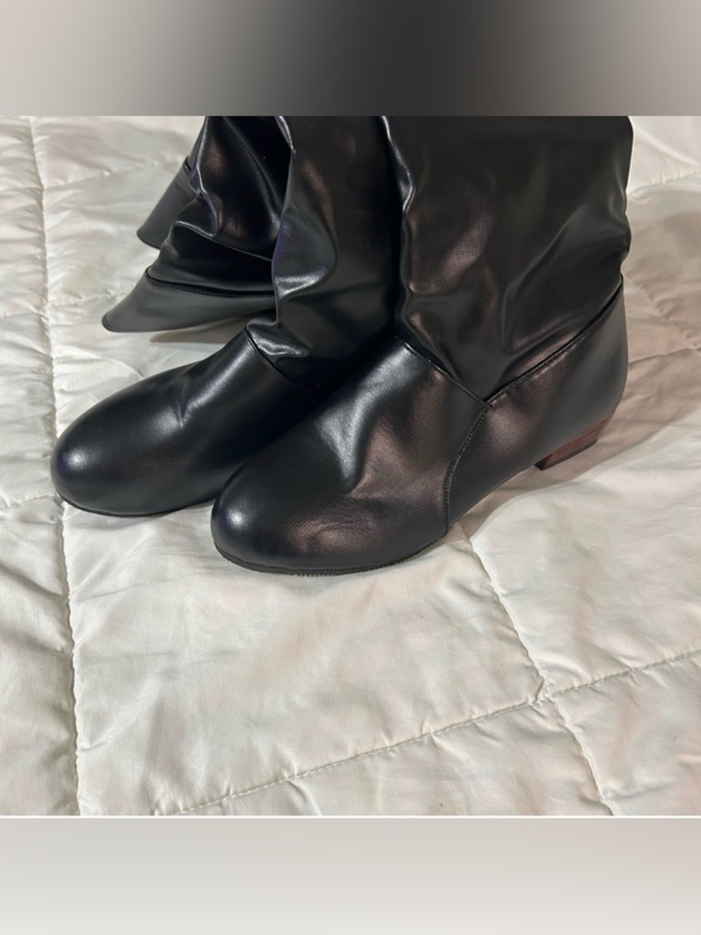 Sleek Black Knee high Boots with Chunky Heel